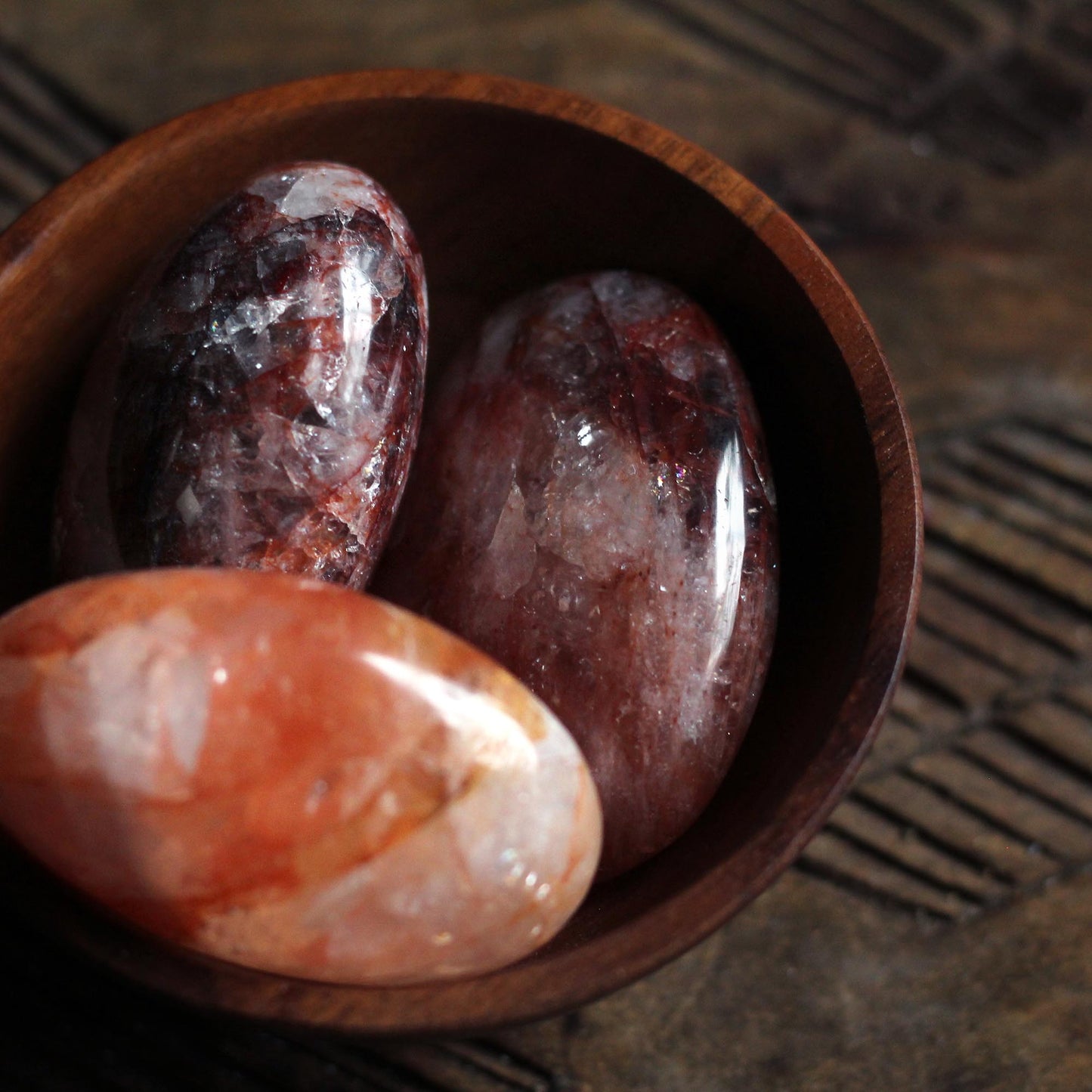 RED HEMATOID QUARTZ PALM STONES WITH RAINBOWS