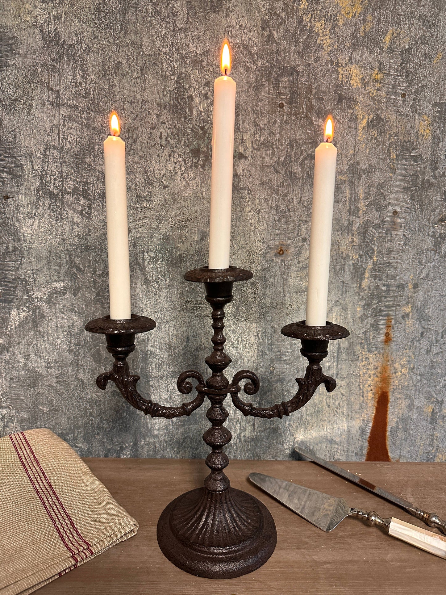 THREE HEADS CANDLESTICK HOLDER