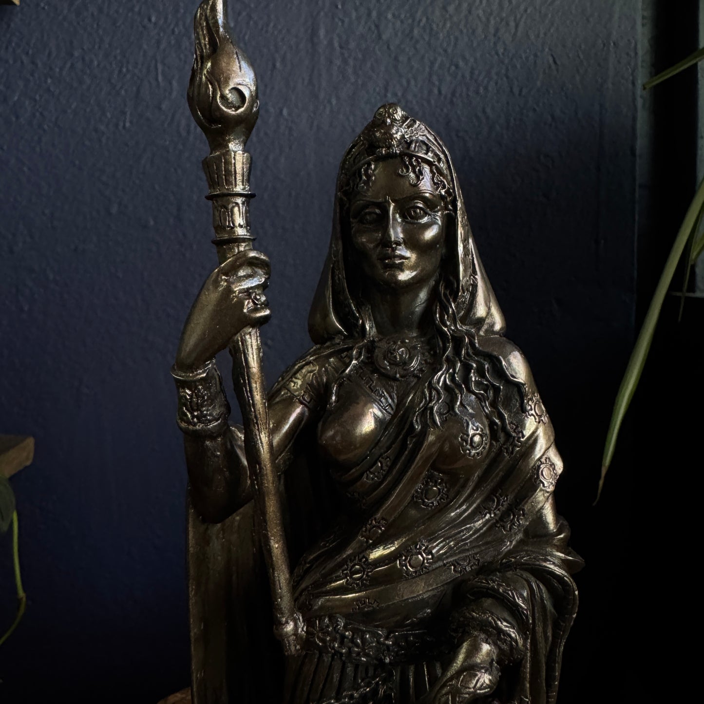HECATE (BRONZE)