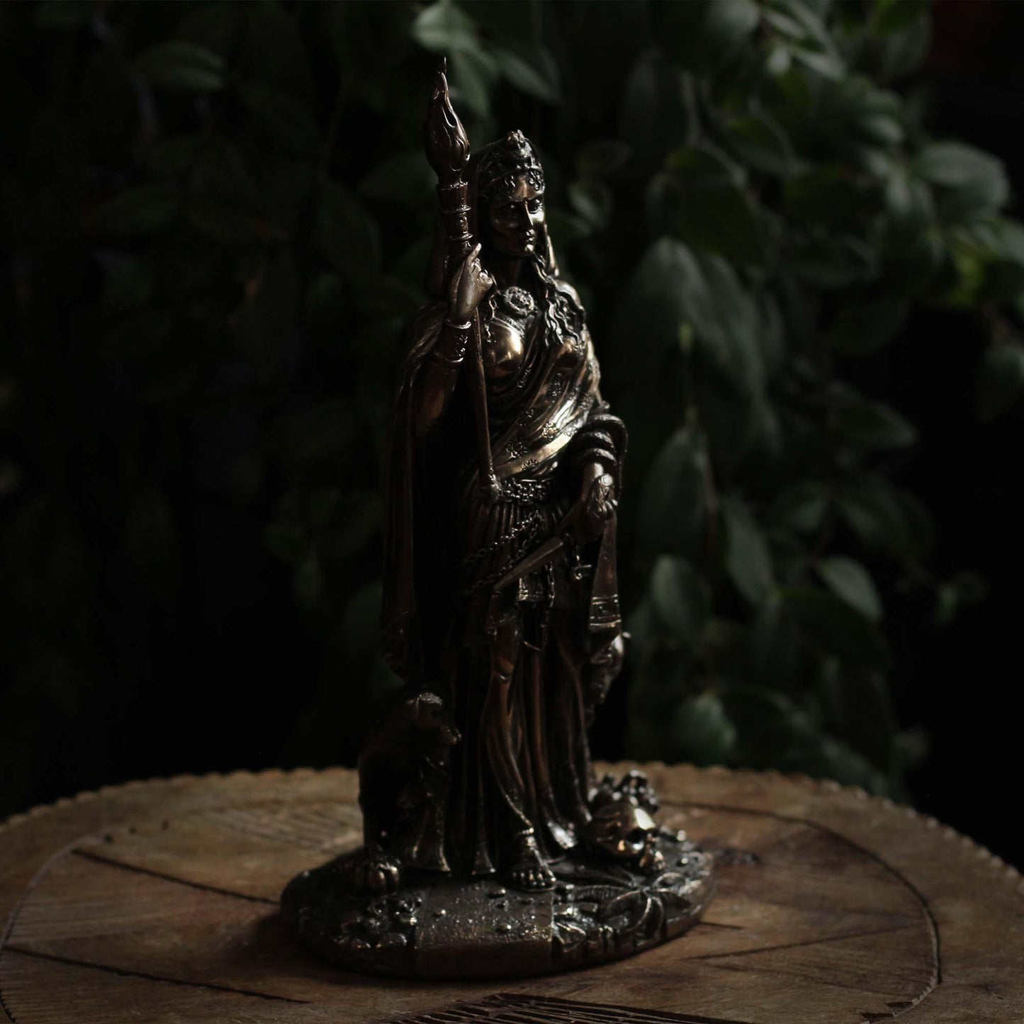 HECATE (BRONZE)