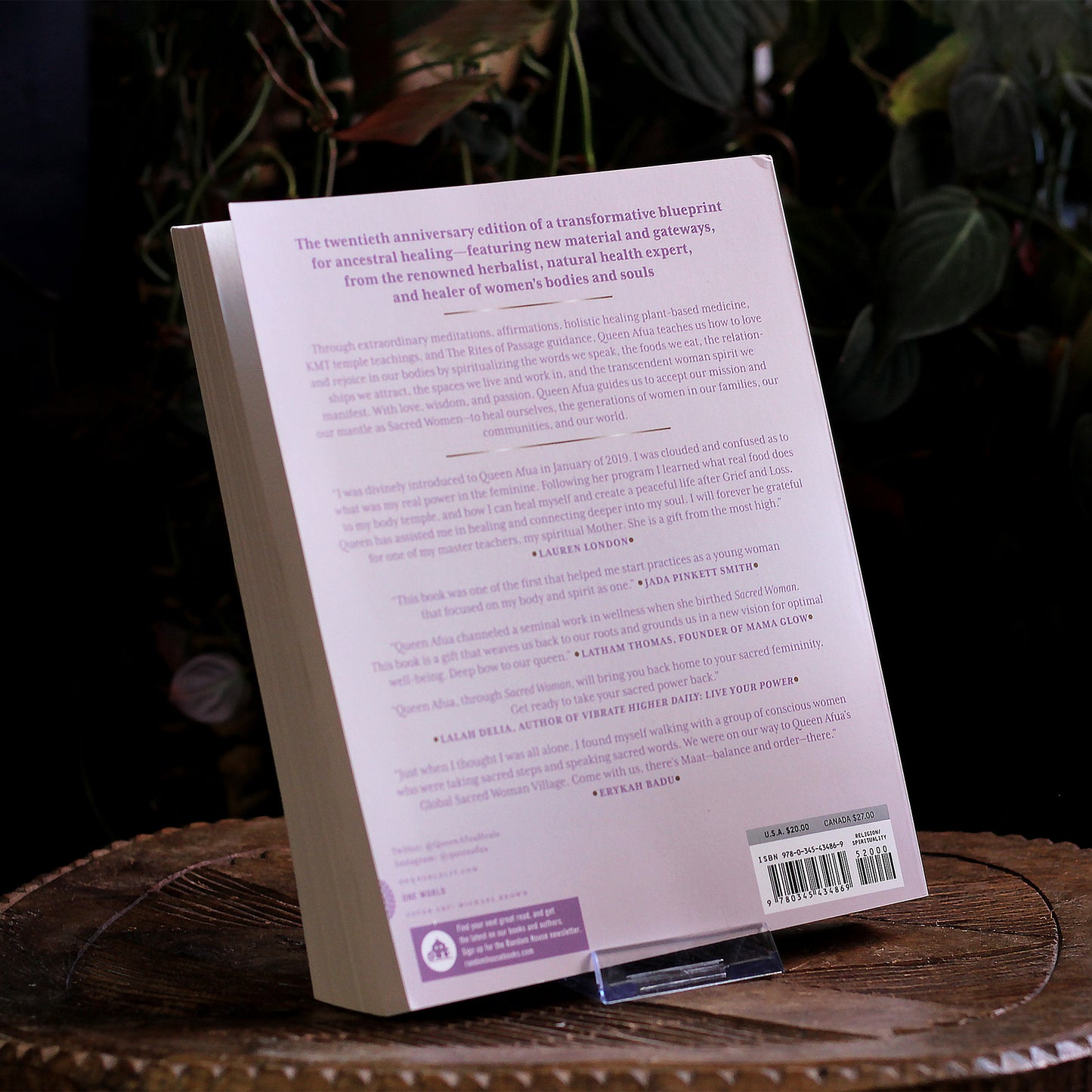 SACRED WOMAN: A GUIDE TO HEALING THE FEMININE BODY, MIND, AND SPIRIT