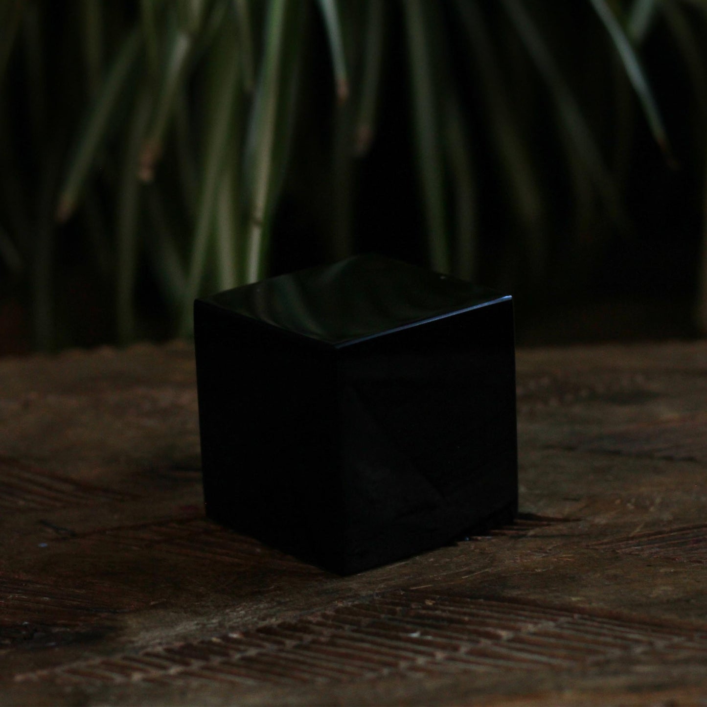 OBSIDIAN CUBE 2.5"