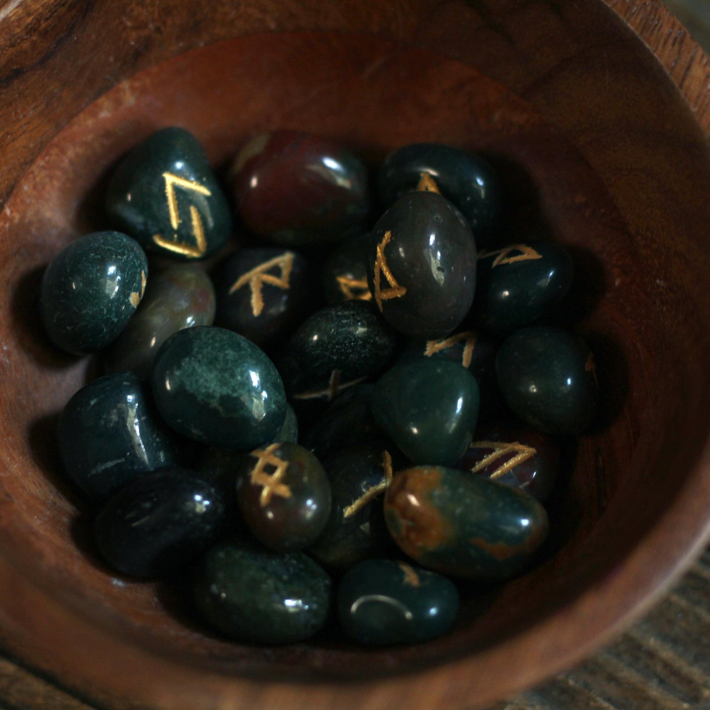 CRYSTAL RUNES SET