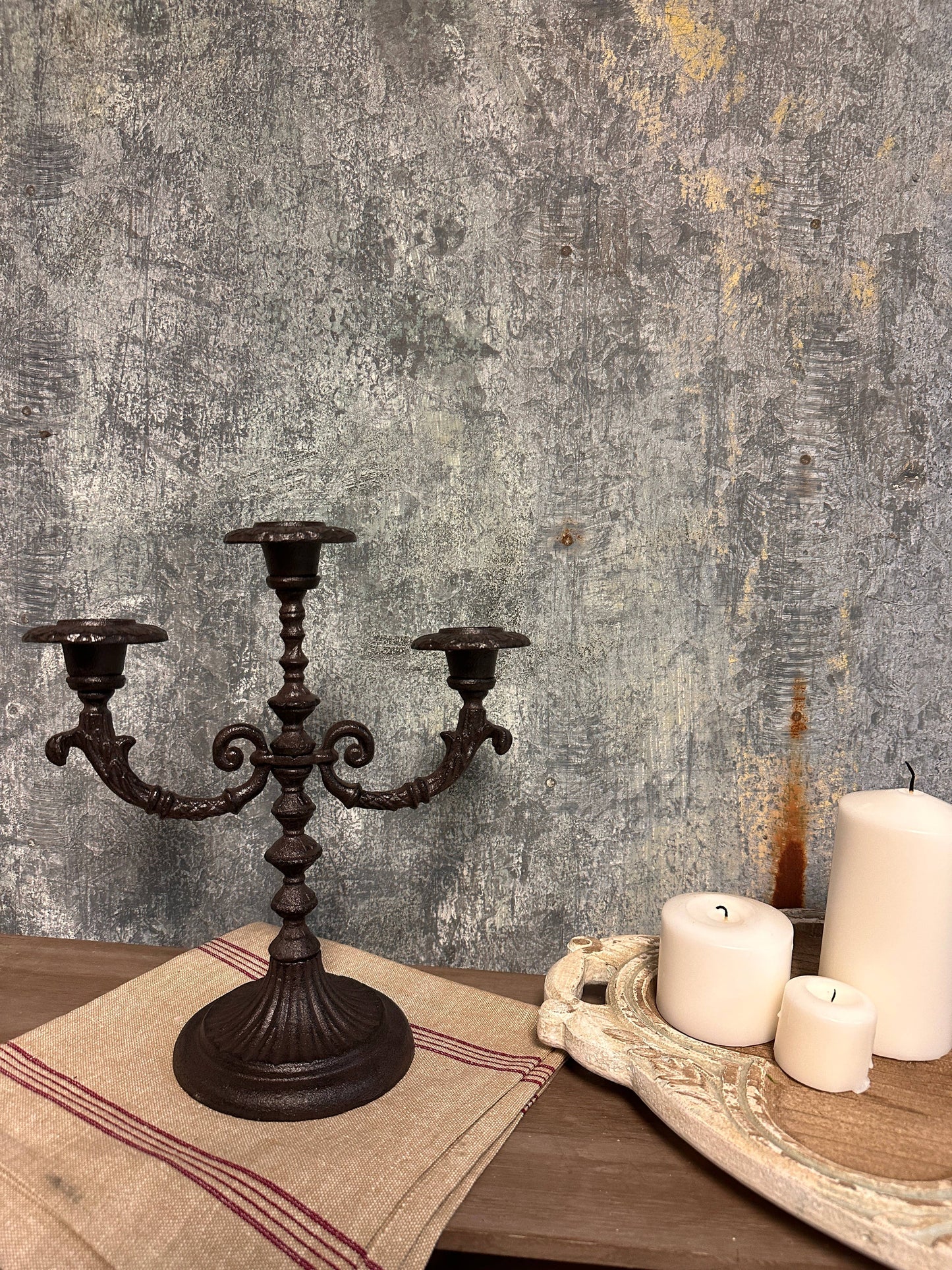 THREE HEADS CANDLESTICK HOLDER