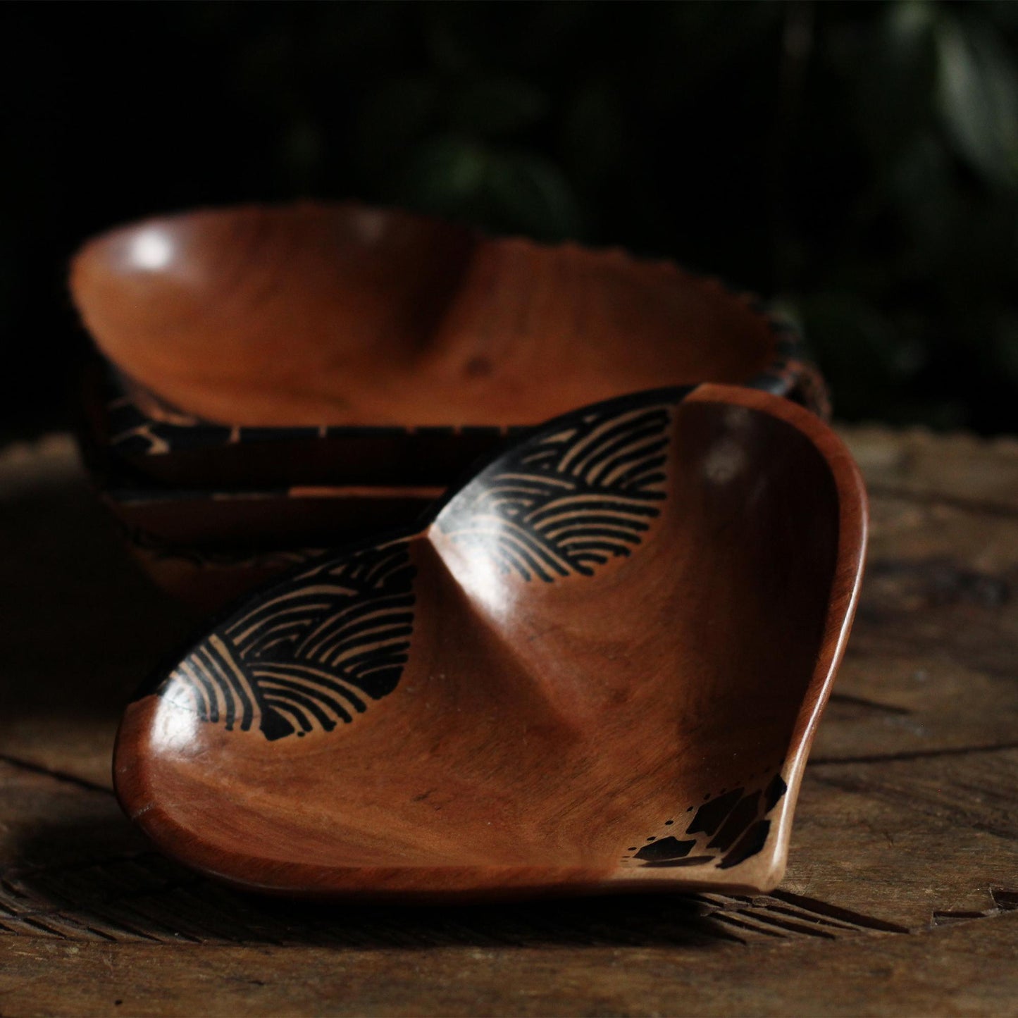 LARGE AFRICAN HEART BOWLS