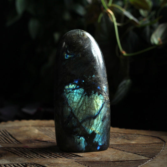 LABRADORITE - FREEFORM BLUE