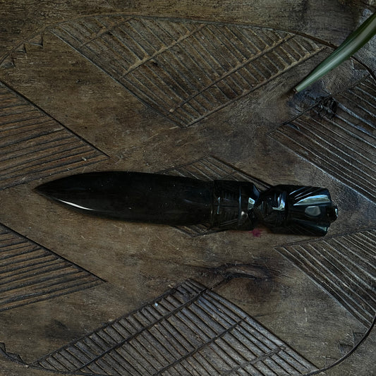 LARGE OBSIDIAN DAGGER