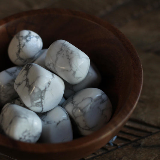 TUMBLED HOWLITE