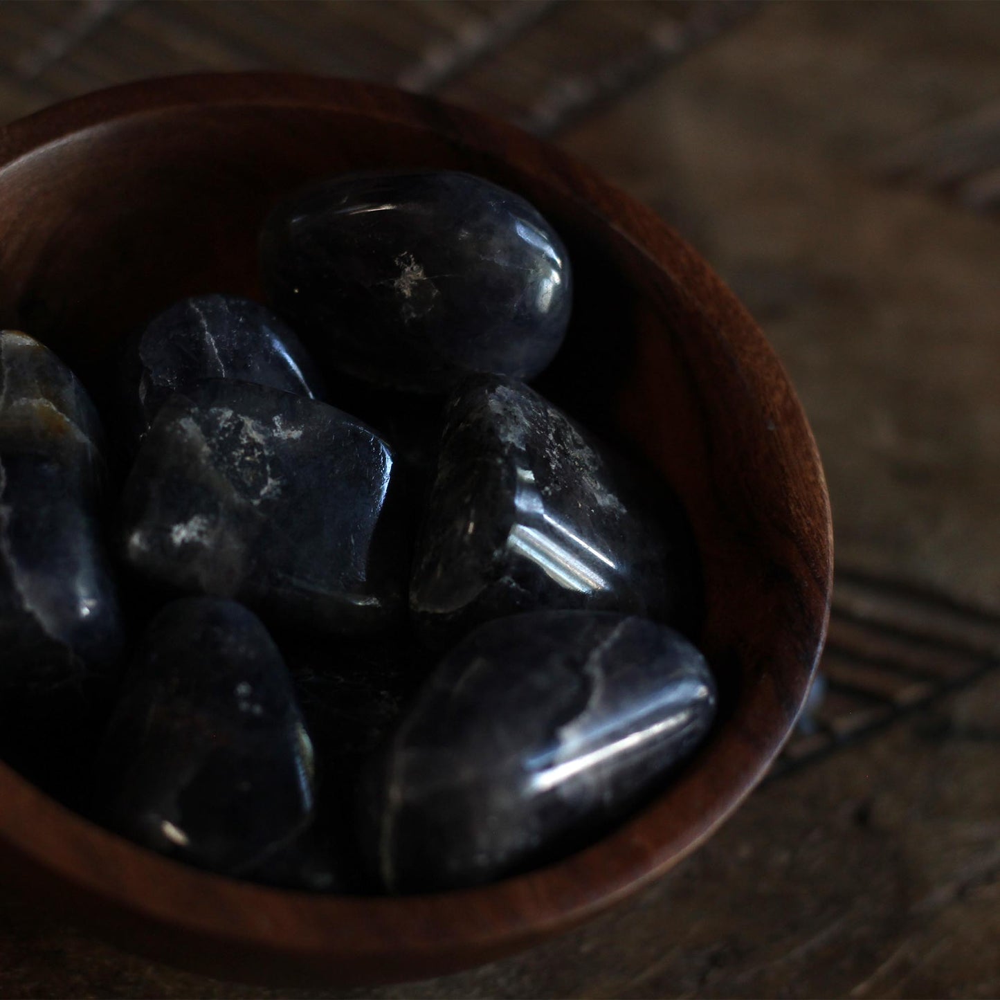 TUMBLED IOLITE