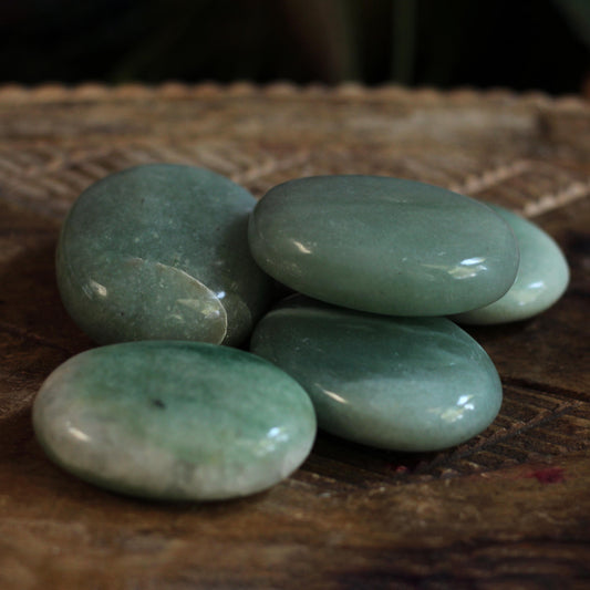 GREEN AVENTURINE  PALMSTONE