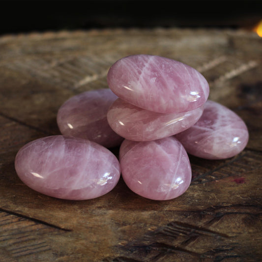 ROSE QUARTZ  PALMSTONE