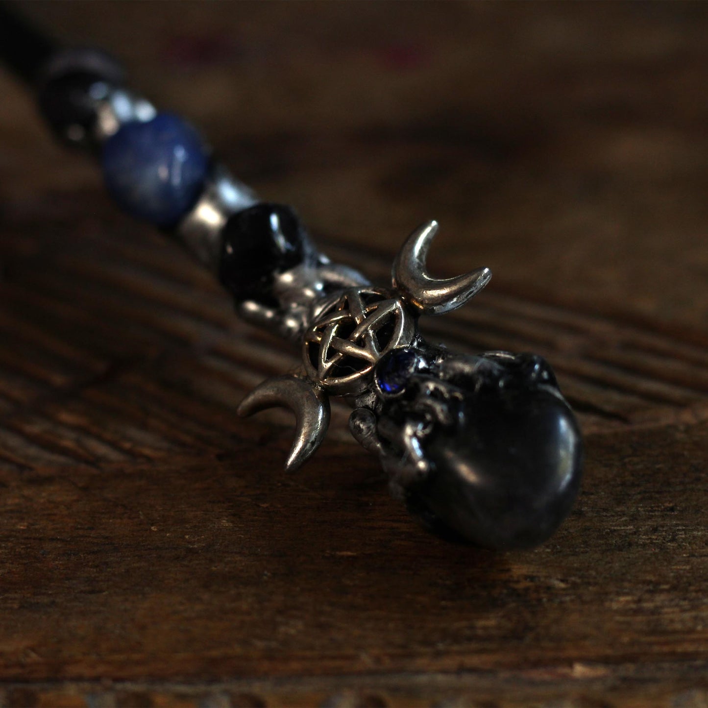 CRYSTAL AND EMBLEM WANDS